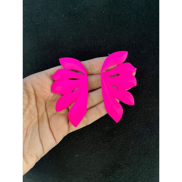 Hot pink stud earring big statement large fuchsia flower neon chunky bright pink - Picture 2 of 9